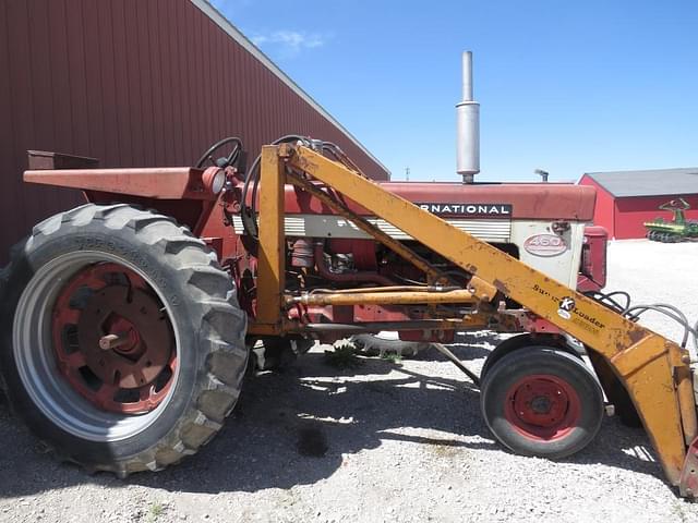 Image of International Harvester 460 equipment image 4