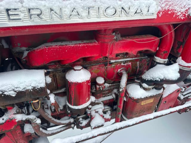 Image of International Harvester 460 equipment image 3