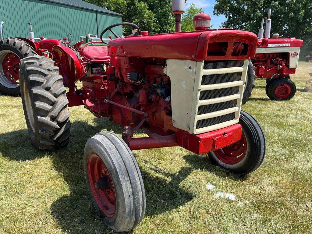 Main image International Harvester 460