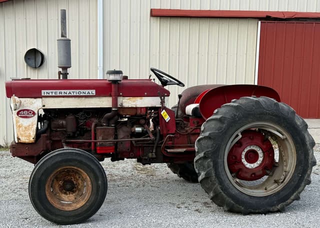 Image of International Harvester 460 equipment image 1