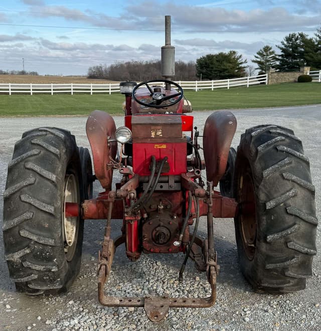 Image of International Harvester 460 equipment image 4