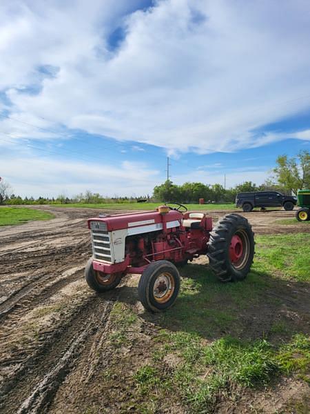 Image of International Harvester 460 equipment image 3
