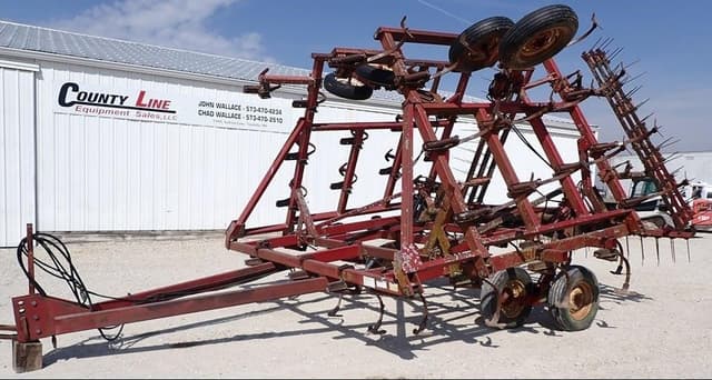 Image of International Harvester 4600 equipment image 1