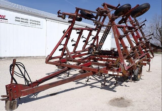 Image of International Harvester 4600 equipment image 2