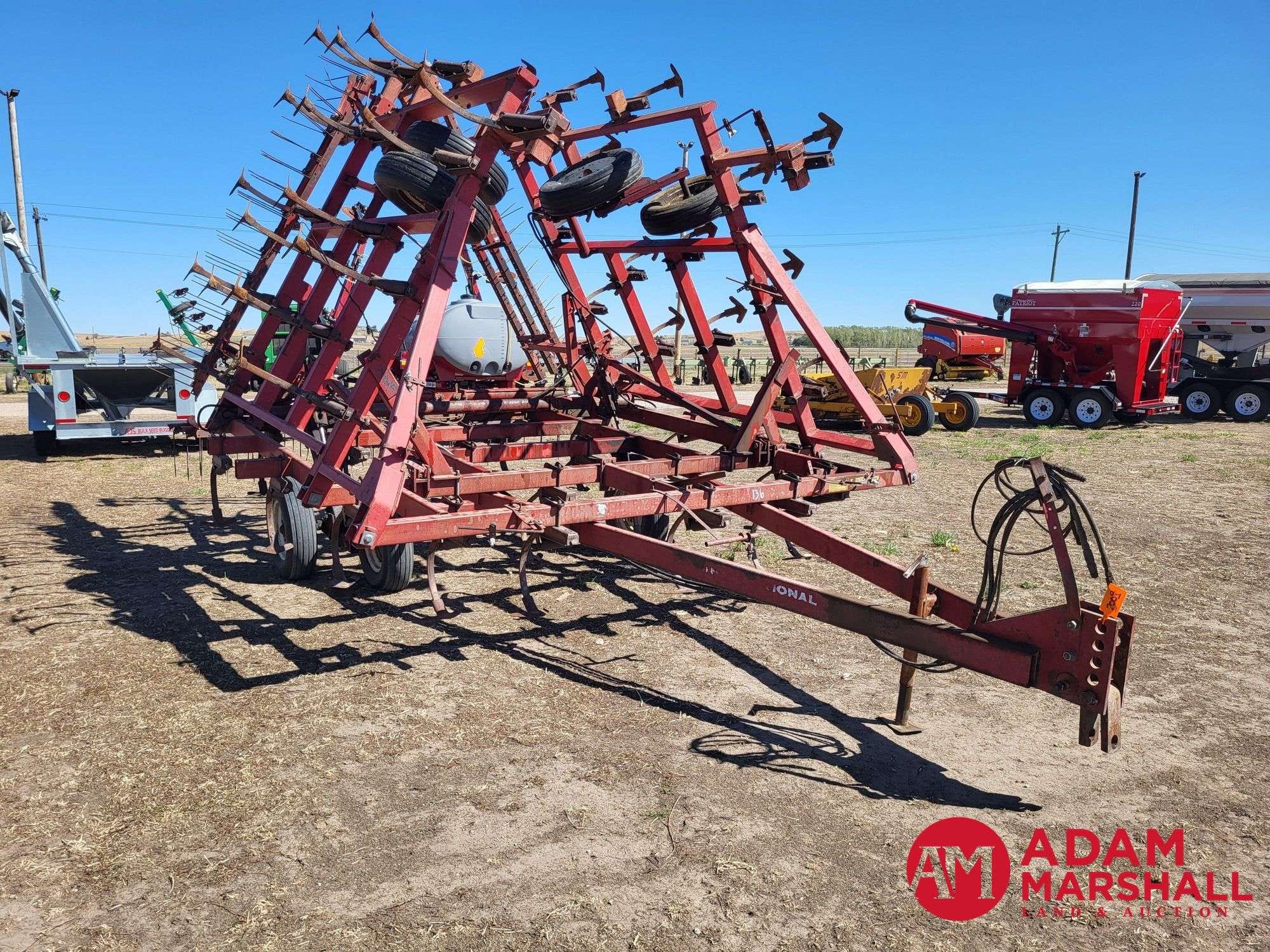 International Harvester 4600 Equipment Image0