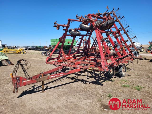 Image of International Harvester 4600 equipment image 1