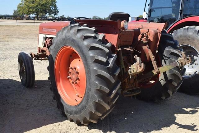 Image of International Harvester 464 equipment image 1