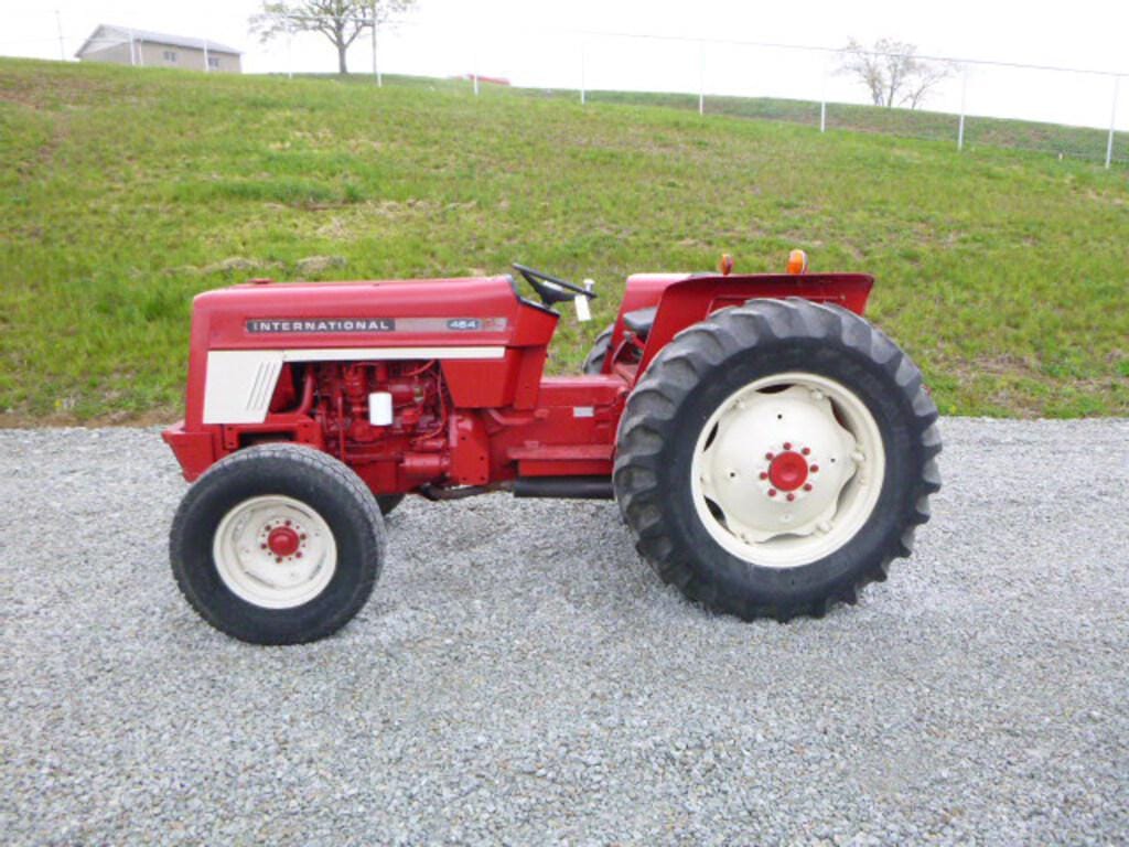 Main image International Harvester 464