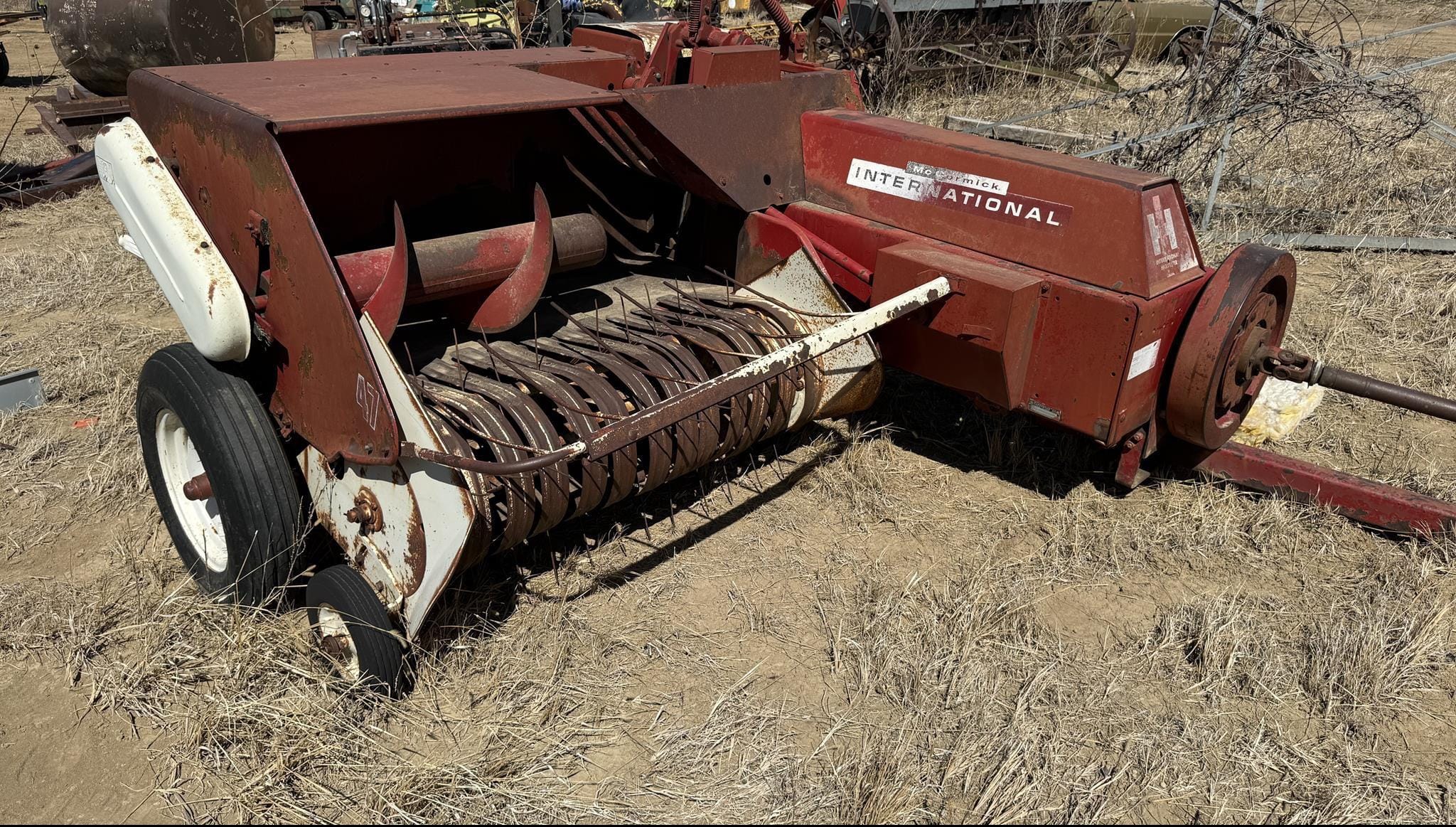 International Harvester 47 Equipment Image0