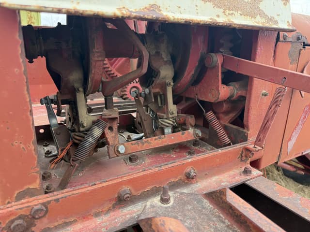 Image of International Harvester 47 equipment image 4