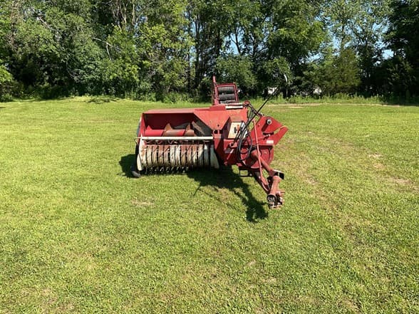 Image of International Harvester 47 equipment image 1