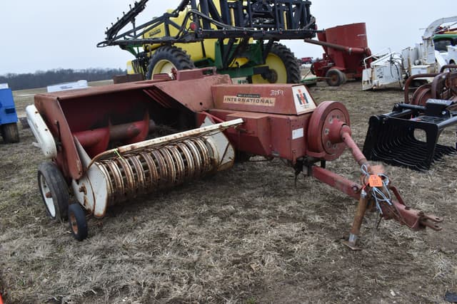 Image of International Harvester 47 equipment image 2