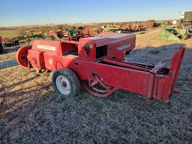 Image of International Harvester 47 equipment image 3