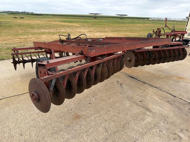 Image of International Harvester 470 equipment image 2
