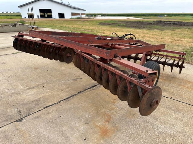 Image of International Harvester 470 equipment image 3