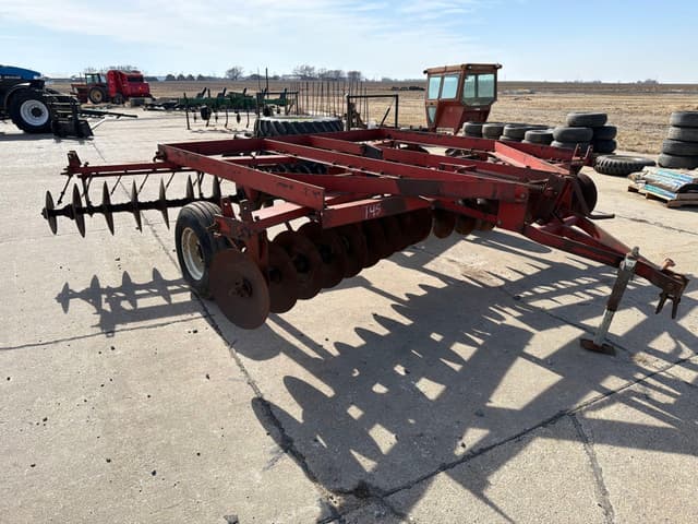 Image of International Harvester 470 equipment image 1