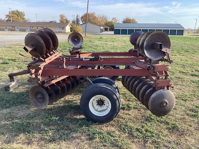 Image of International Harvester 470 equipment image 2