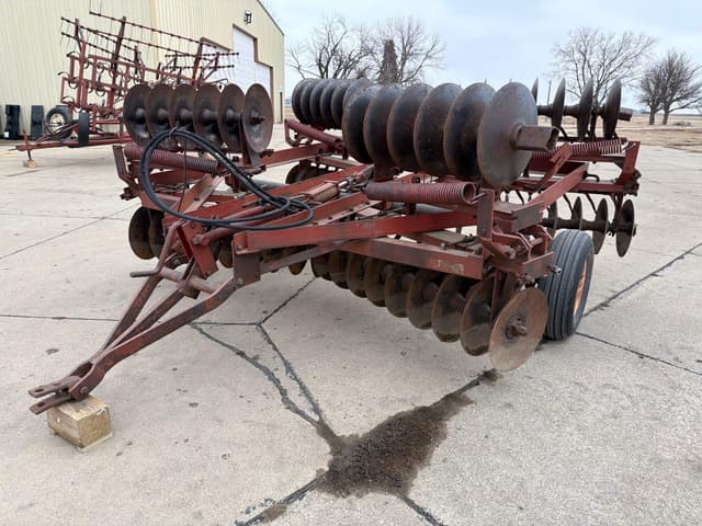 Image of International Harvester 470 equipment image 1