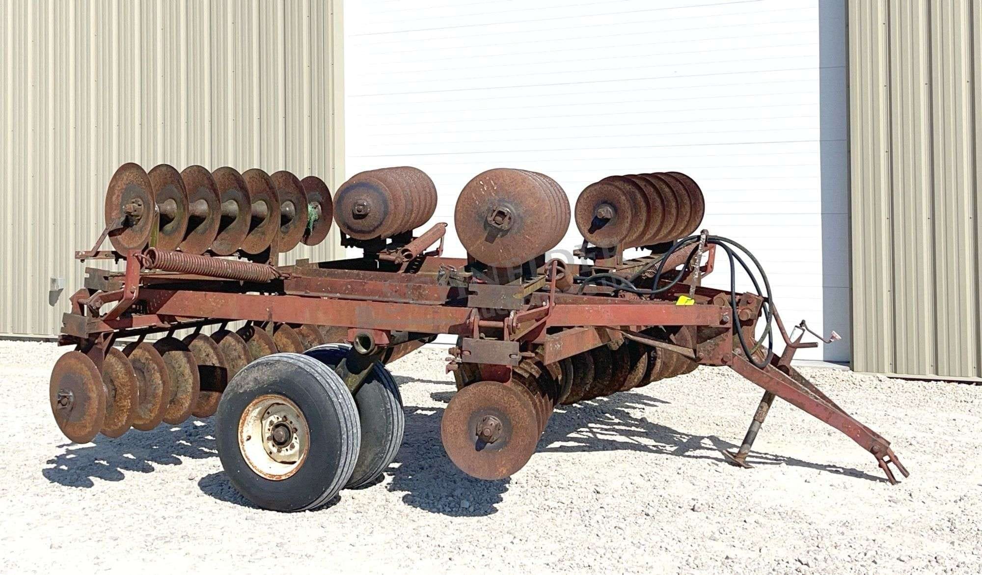 International Harvester 470 Equipment Image0