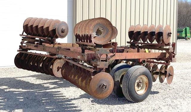 Image of International Harvester 470 equipment image 4