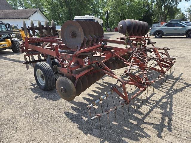 Image of International Harvester 470 equipment image 2