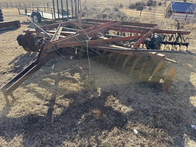 Image of International Harvester 470 equipment image 2