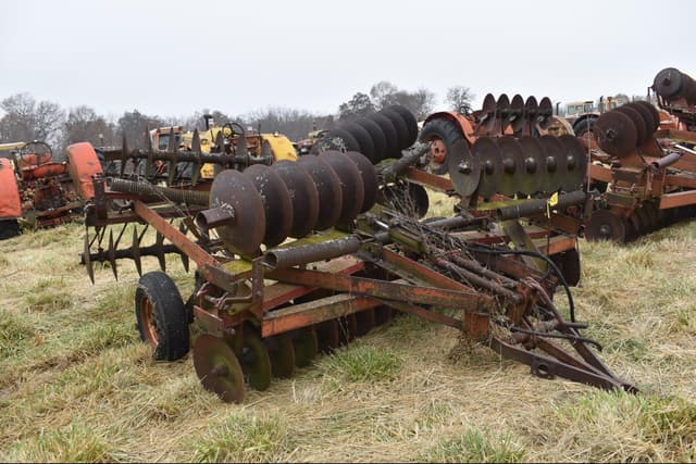 Image of International Harvester 470 equipment image 2