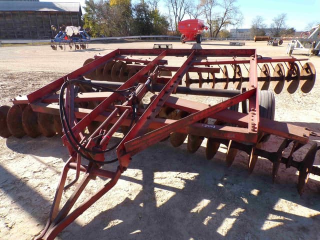 Image of International Harvester 470 equipment image 2