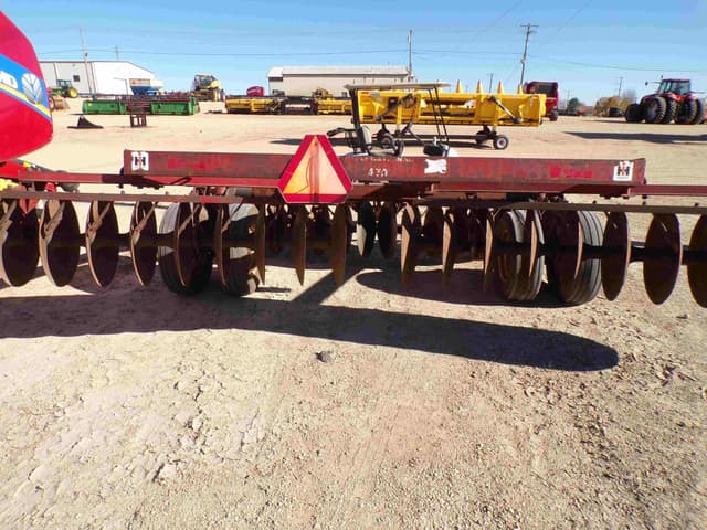 Image of International Harvester 470 equipment image 4