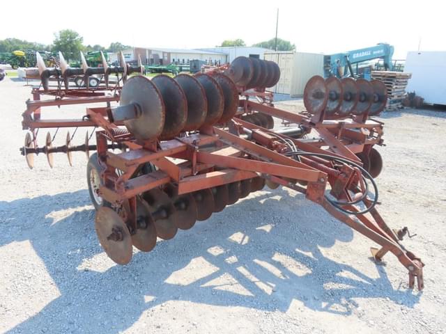 Image of International Harvester 470 equipment image 2