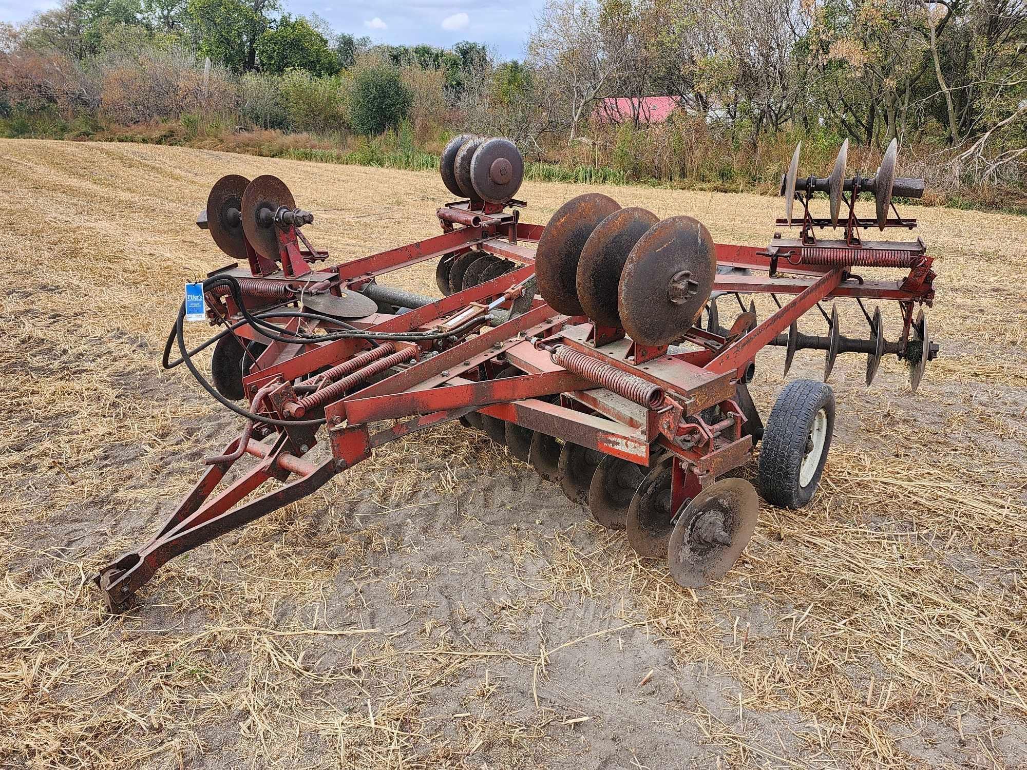 International Harvester 470 Equipment Image0