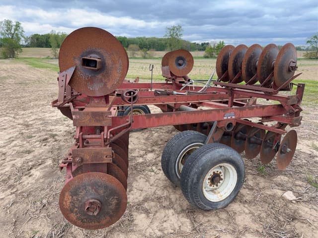 Image of International Harvester 470 equipment image 4