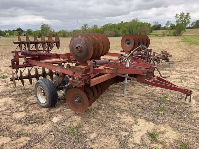 Image of International Harvester 470 equipment image 2