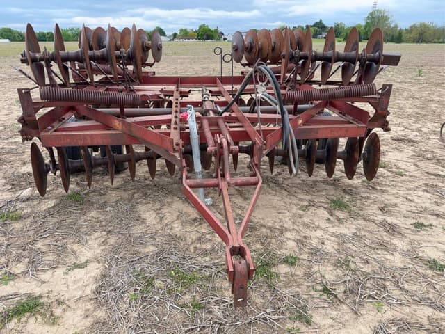Image of International Harvester 470 equipment image 1