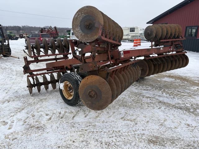 Image of International Harvester 470 equipment image 2