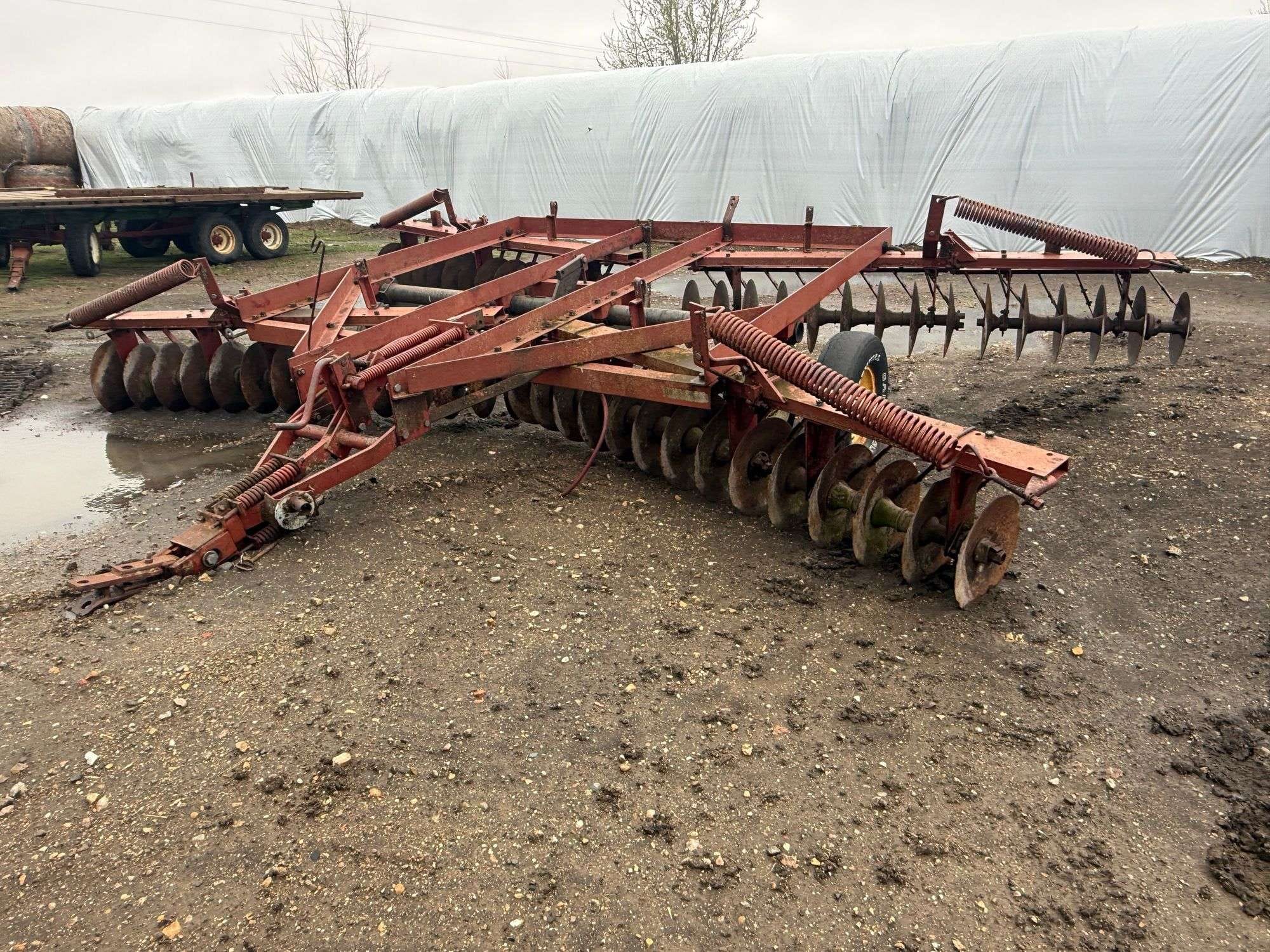 International Harvester 470 Equipment Image0