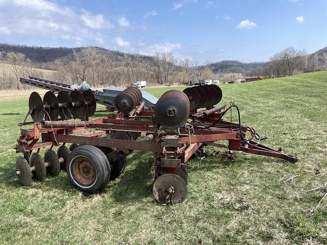 Image of International Harvester 470 equipment image 2
