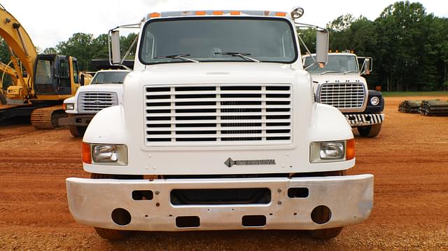 Image of International 4700 equipment image 2