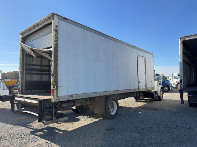 Image of International 4700 equipment image 3