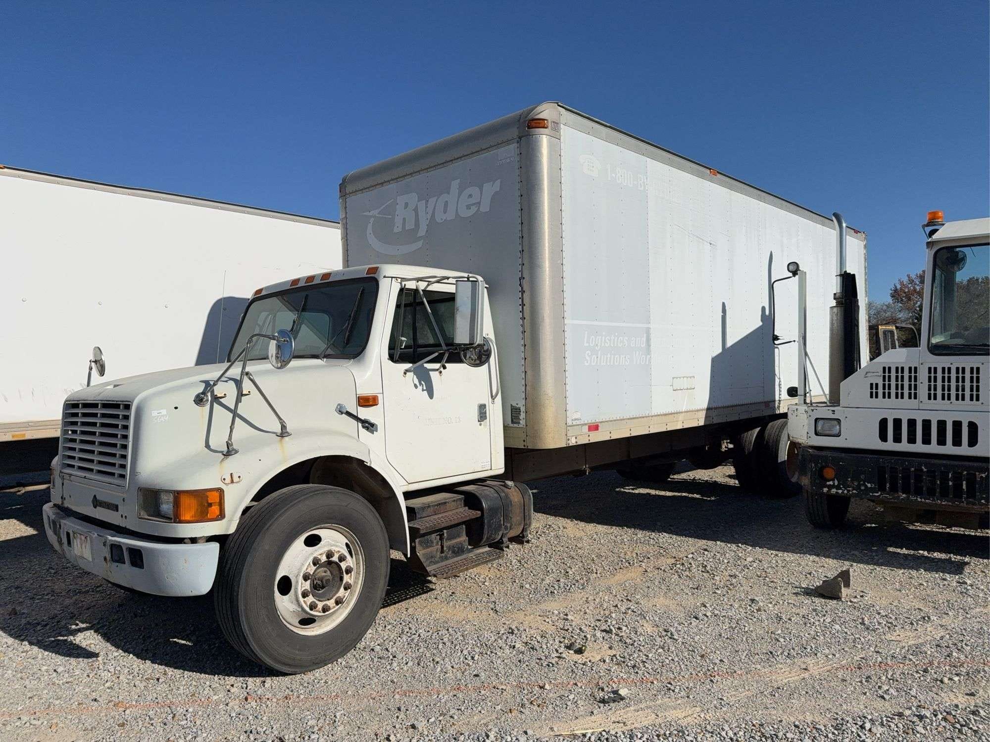 International 4700 Equipment Image0