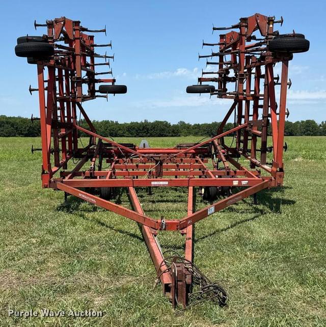 Image of International Harvester 4700 equipment image 1