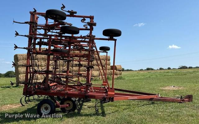 Image of International Harvester 4700 equipment image 3