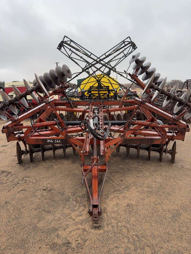 Image of International Harvester 475 equipment image 1