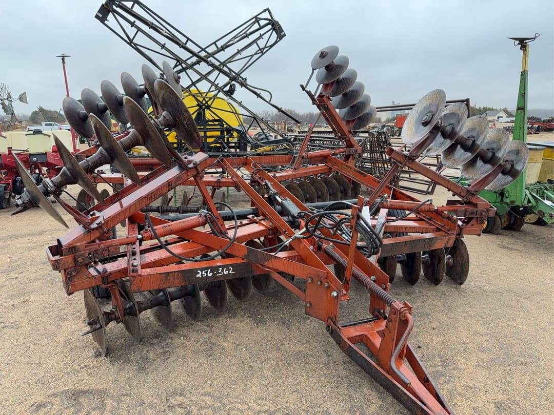 Image of International Harvester 475 Primary image