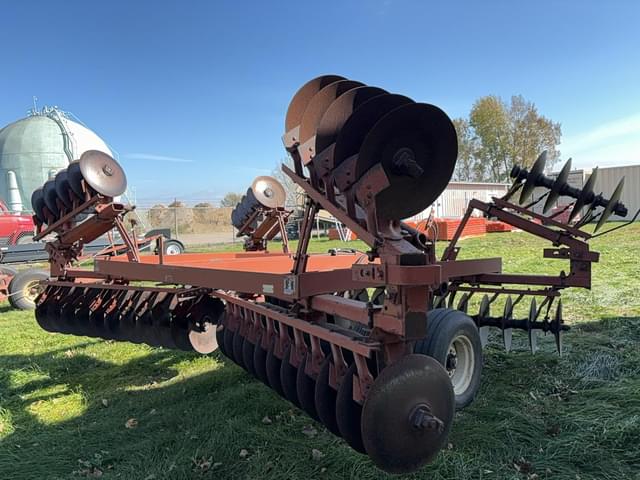 Image of International Harvester 475 equipment image 4