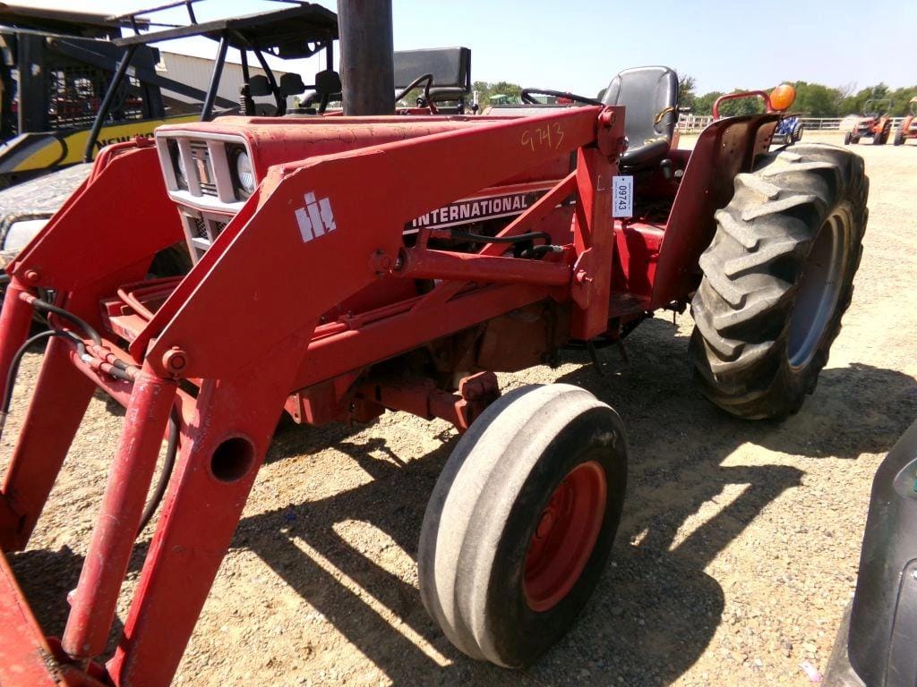 Main image International Harvester 484