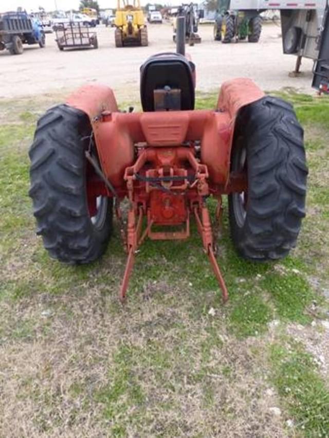 Image of International Harvester 484 equipment image 3