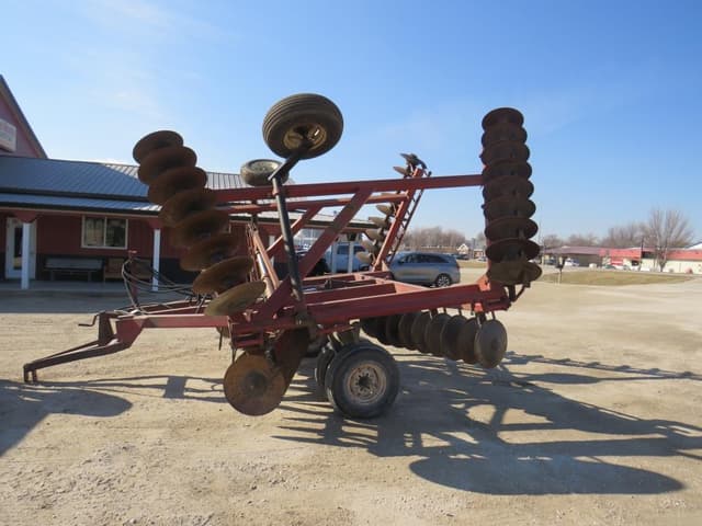 Image of International Harvester 490 equipment image 1