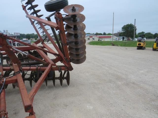 Image of International Harvester 490 equipment image 2
