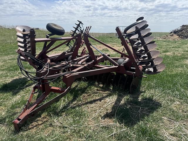Image of International Harvester 490 equipment image 2